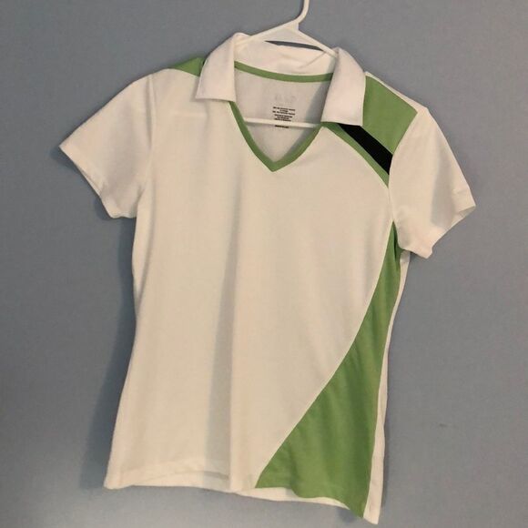Woman’s IZOD 🏌️‍♀️ S/P Shirt - Picture 1 of 3